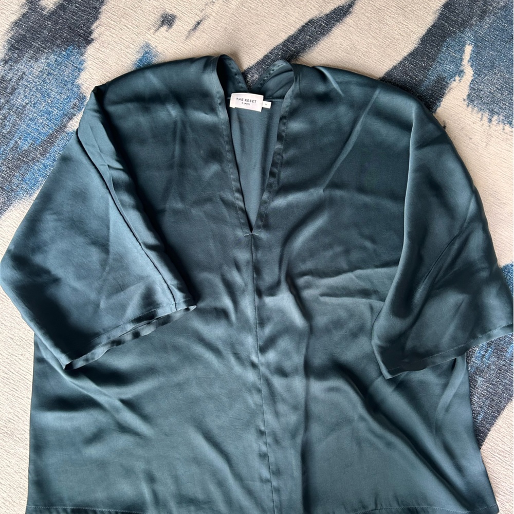 The Reset Satin V Pullover
